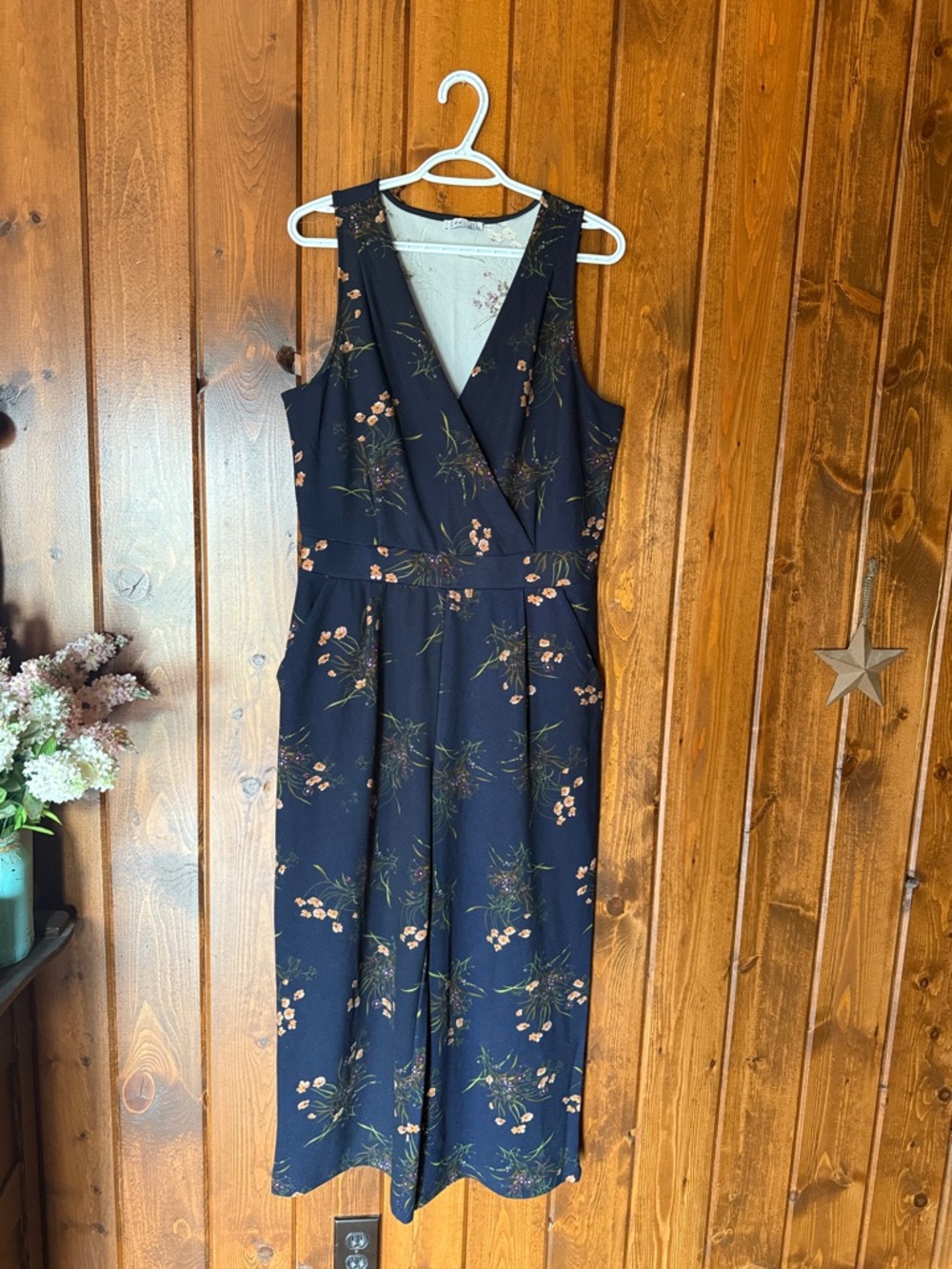 Dex Floral Scoop Neck Top in Navy and Peach